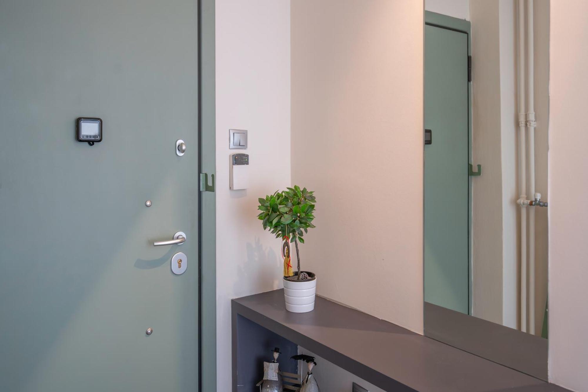 City Oasis: Newly Renovated 2Br Apt In City Center Athen Exterior foto